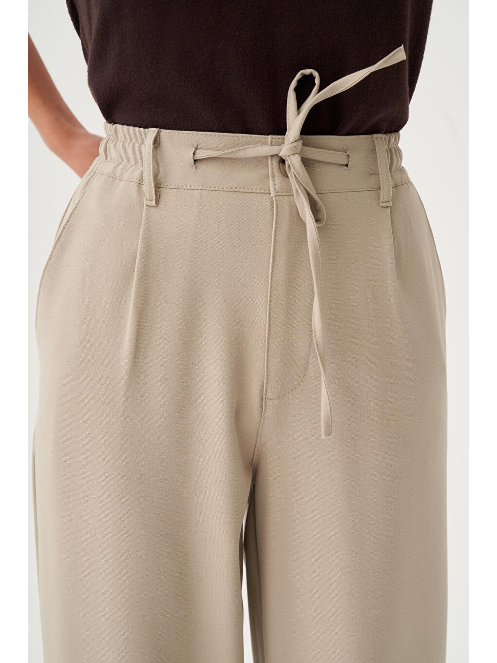 Bej-Beli Lastikli Havuç Kesim Polyviscon Pantolon-3