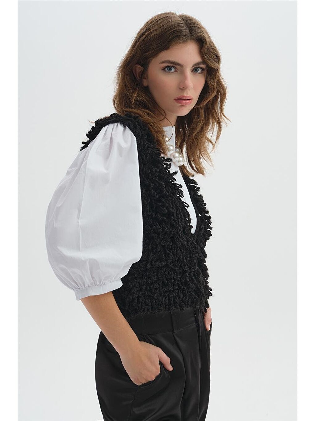 Siyah Püsküllü Hırka-1