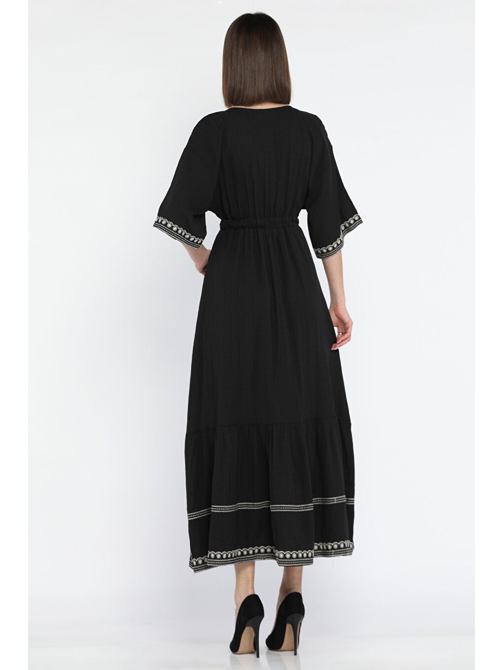 Siyah Kadın V Yaka Bel Lastikli Nakış Detaylı Salaş Elbise-2