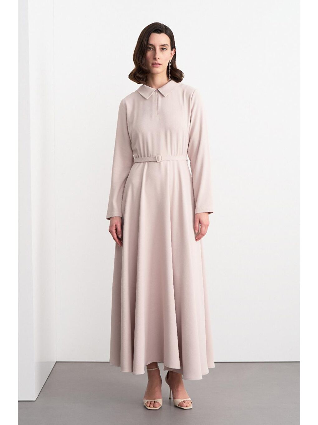 Bej Kemerli Çan Uzun Elbise Taş