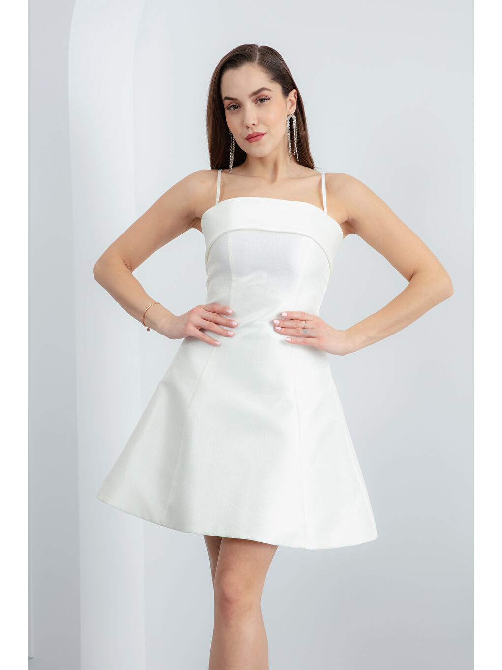 Kadın Ekru İnce Askılı Mini Mezuniyet Elbisesi-1
