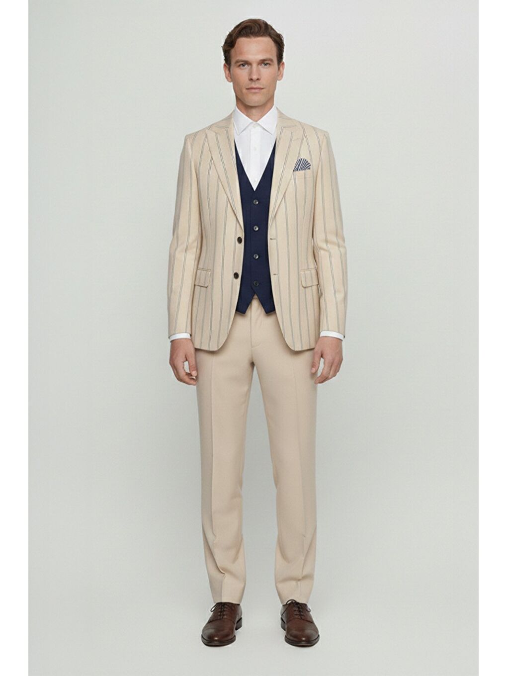 Bej Suit With Vest Hat Prnt-2