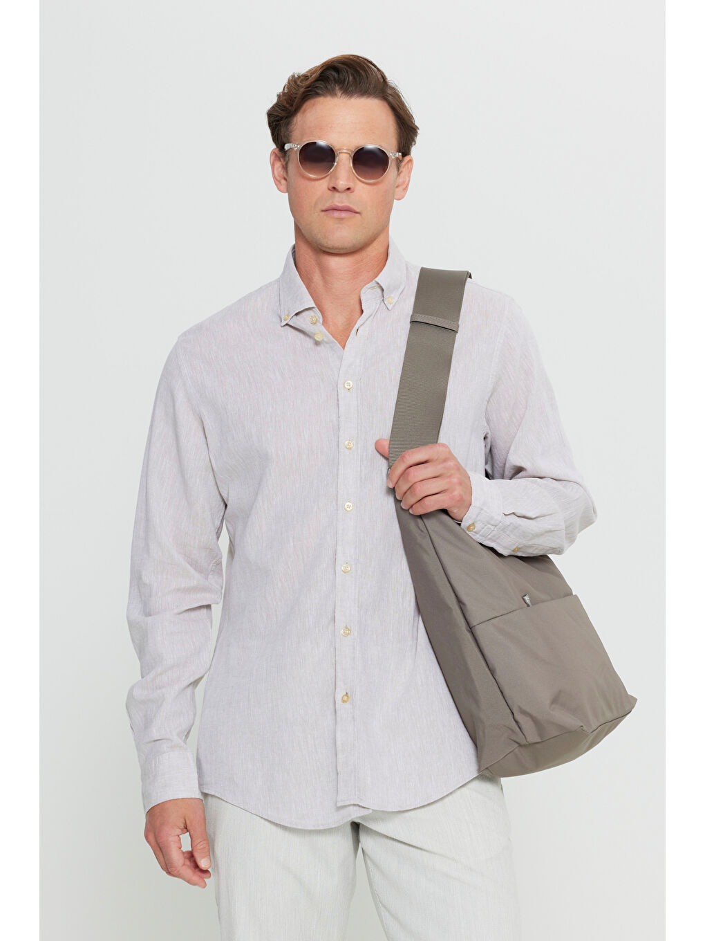 Erkek Bej Pamuklu Keten Comfort Fit Rahat Kesim Düğmeli Yaka Armürlü Gömlek-2