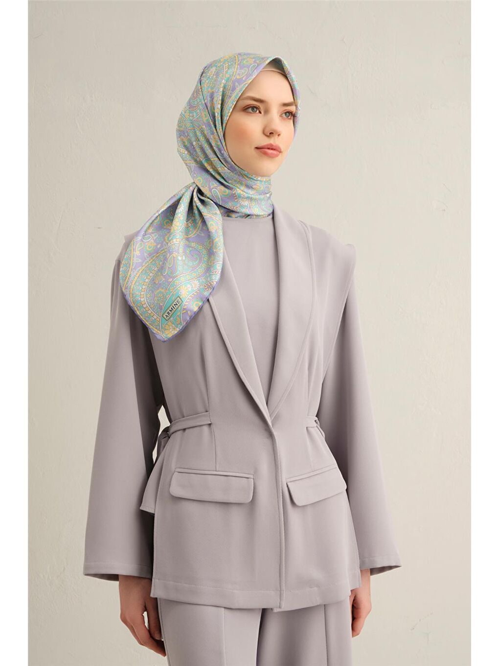 Yeşil Etnik Desen Saf İpek Twill Eşarp 9304 34-1