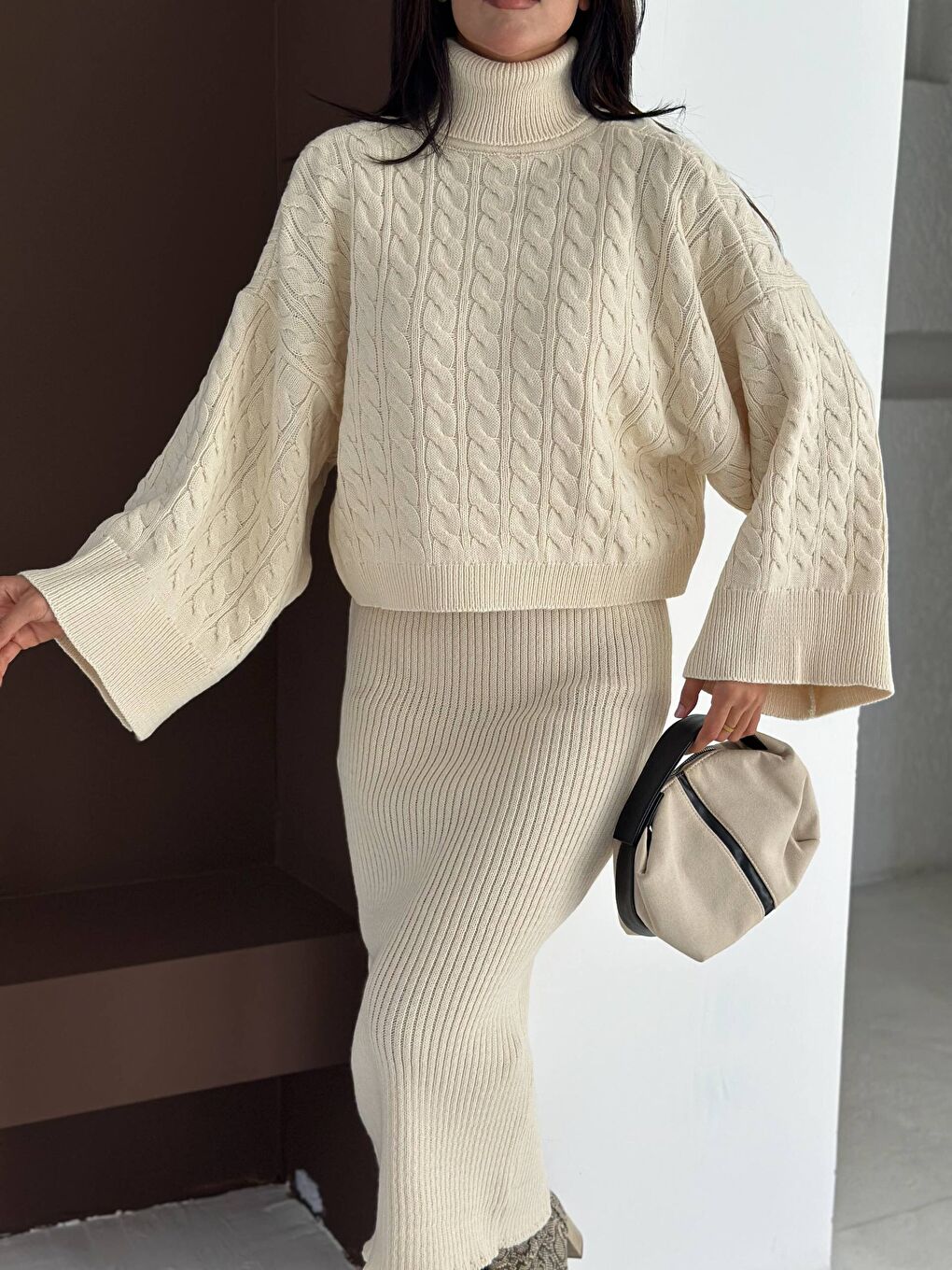 Ekru Kadın Kare Yaka Saç Örgü Kazak Elbise Takım