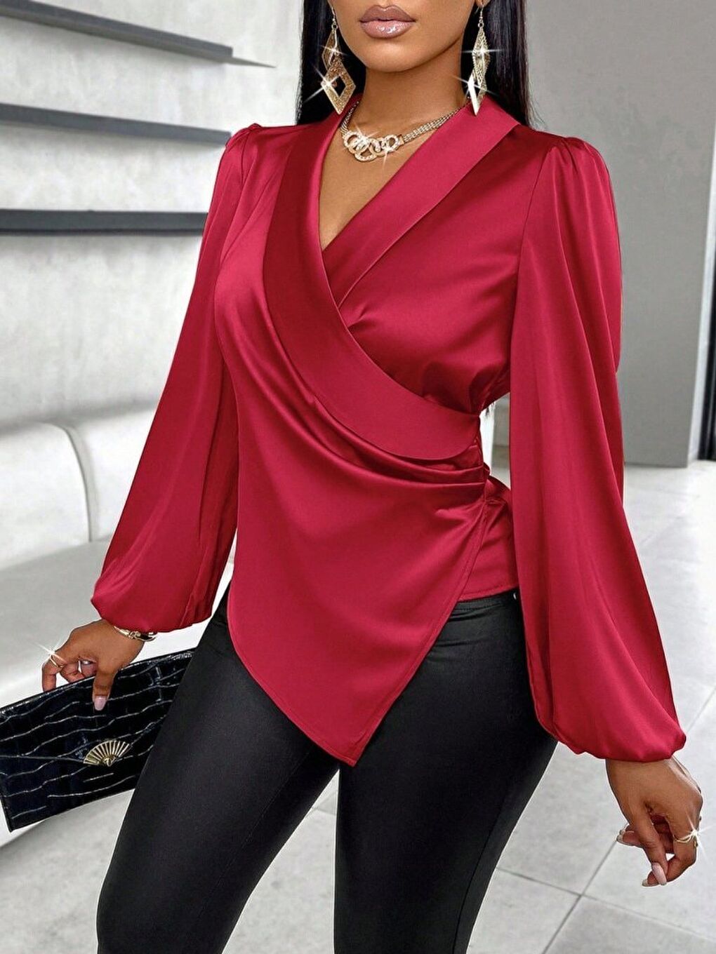 Kırmızı Kadın Uzun Kollu Kruvaze Yakalı Asimetrik Saten Bluz