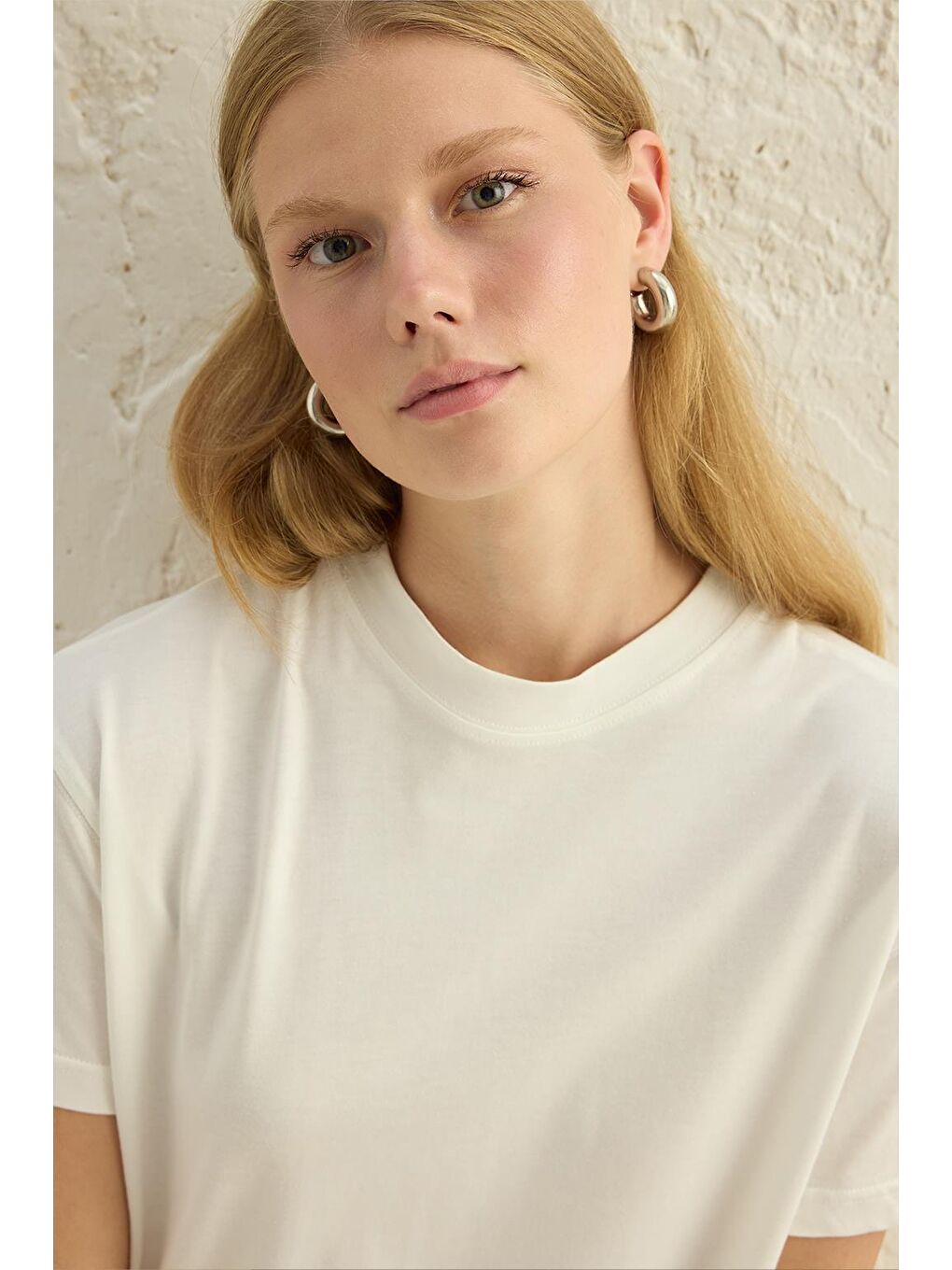 Kısa Kollu Basic T-Shirt Ekru-1