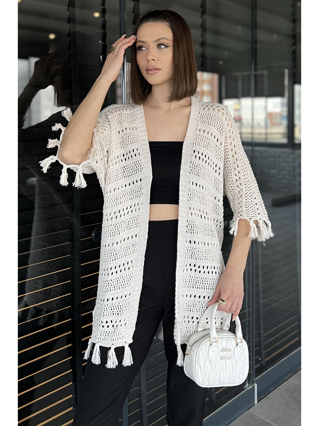 Bej Püskül Detaylı Ajurlu Salaş Triko Hırka-1