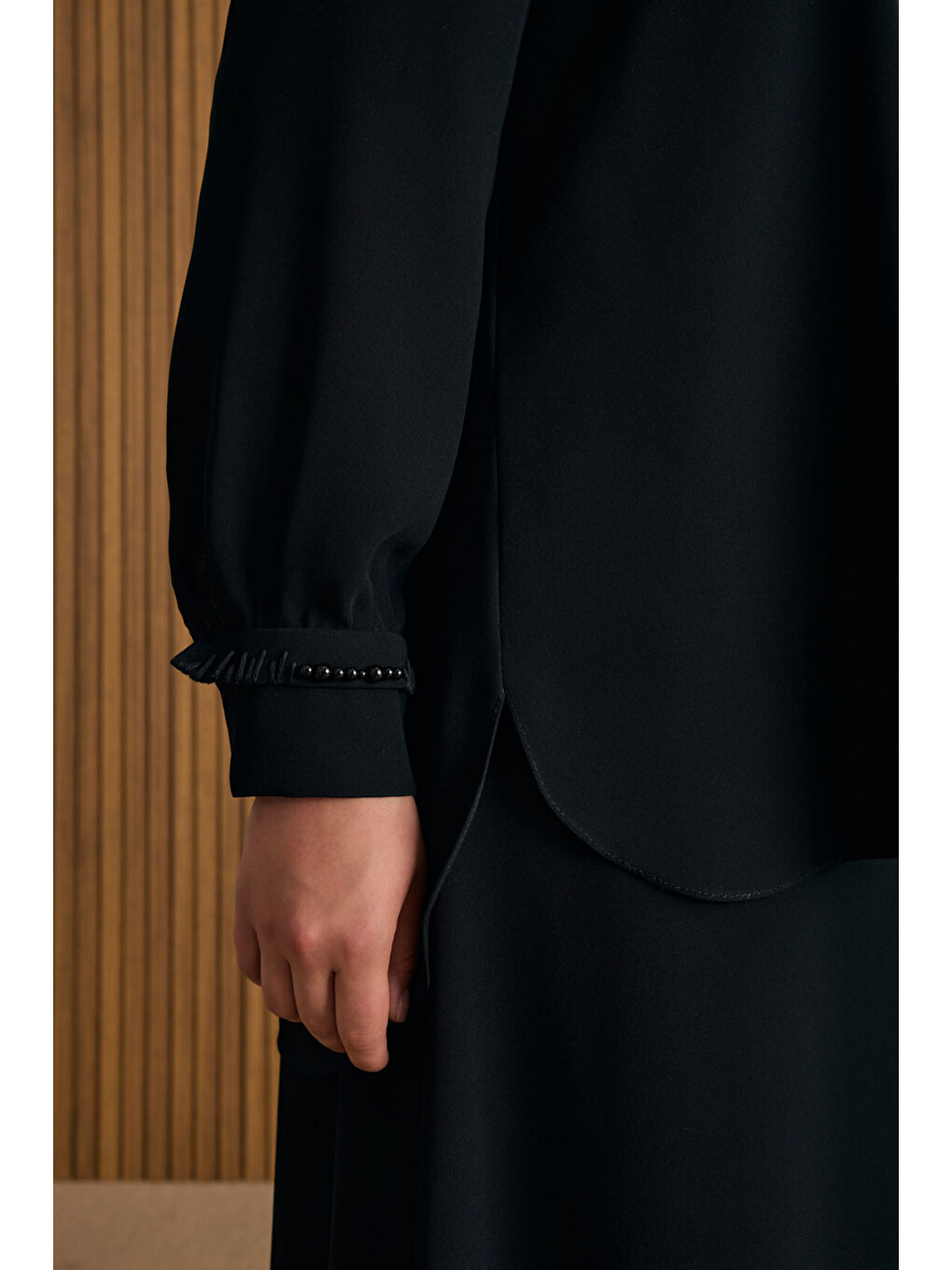 Siyah İşleme Detaylı Bluz-4