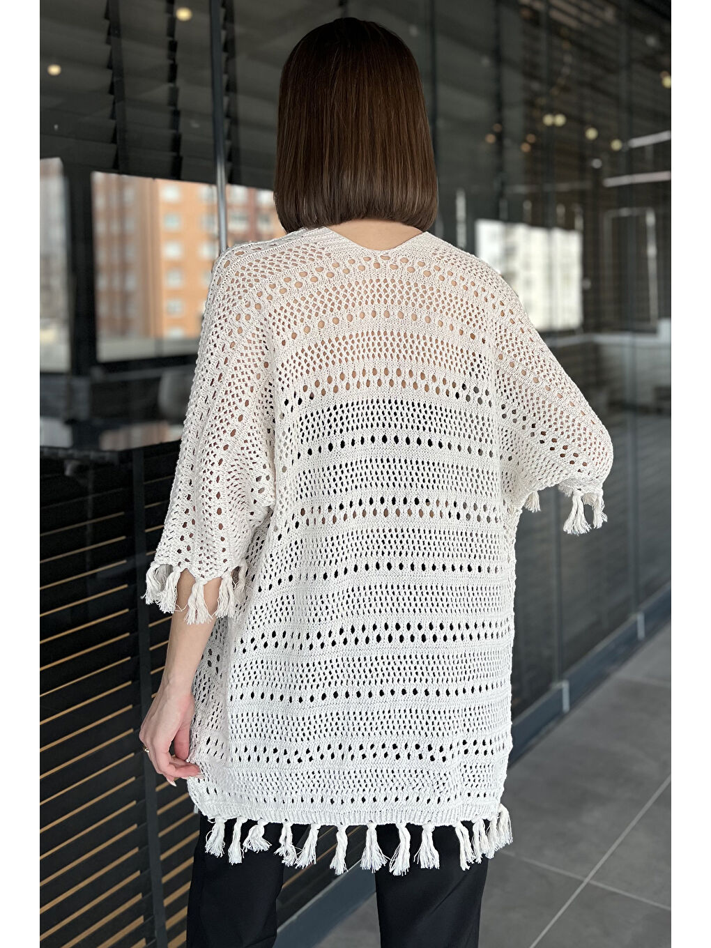 Bej Püskül Detaylı Ajurlu Salaş Triko Hırka-2