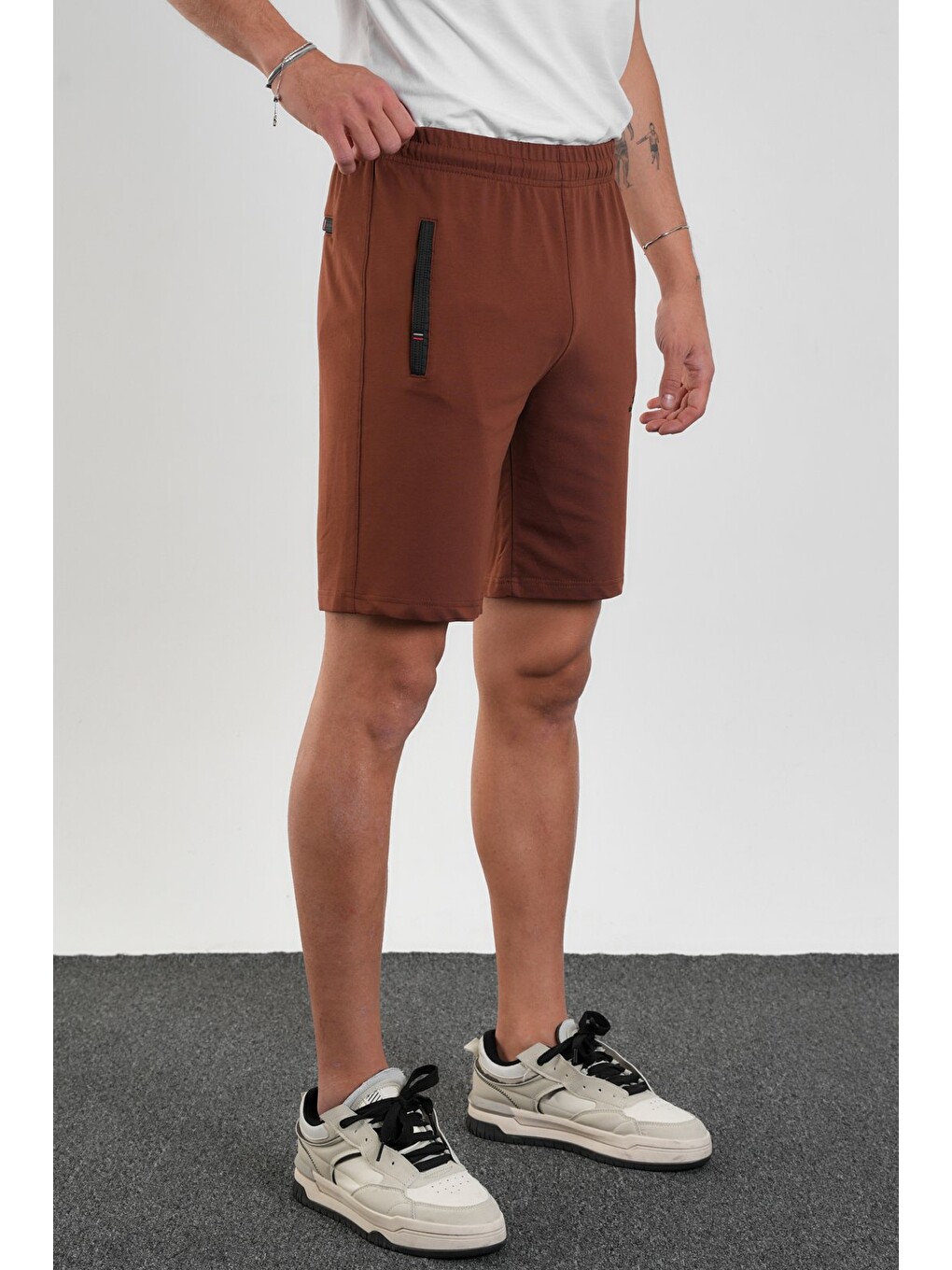 Kahverengi Erkek Regular Fit Fermuar Cepli Pamuklu Şort-3