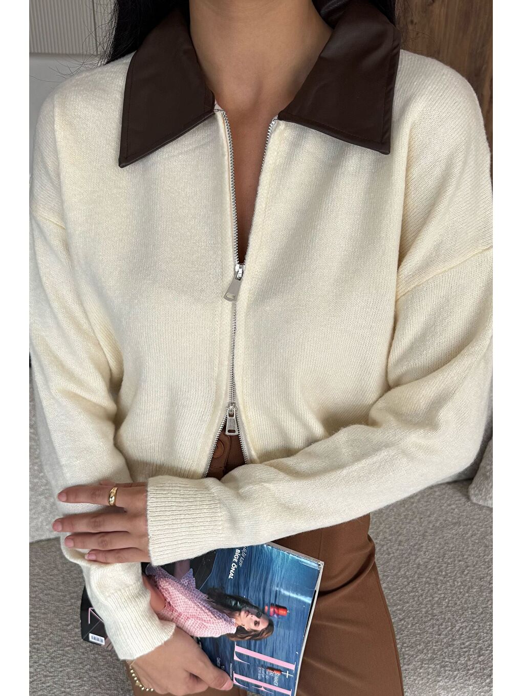 Ekru Kadın Polo Yaka Deri Garnili Fermuarlı Triko Hırka (s-m-l Beden Uyumludur.)-1