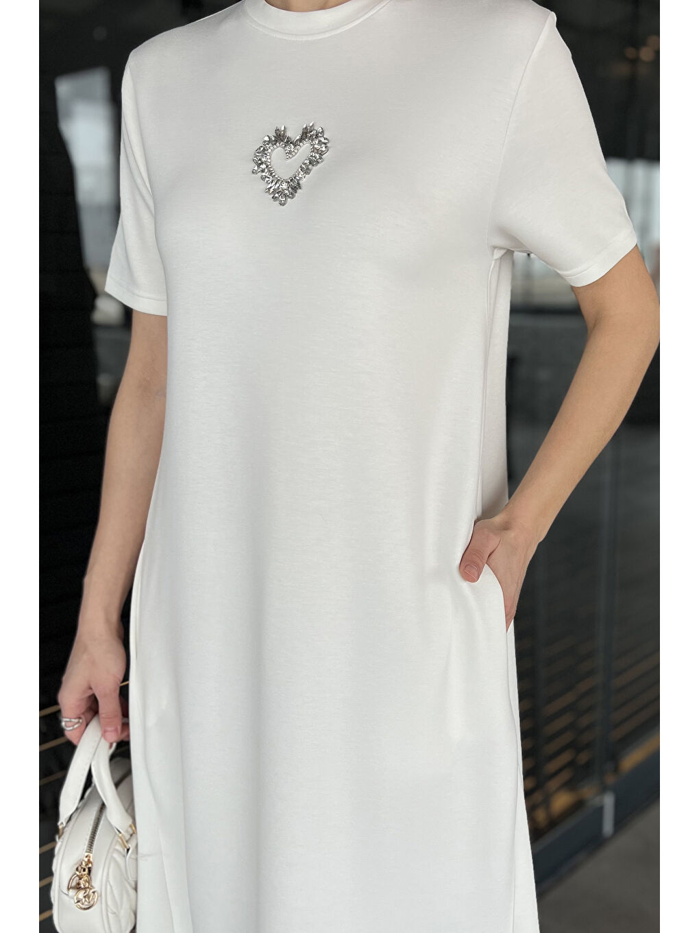 Beyaz Bisiklet Yaka Taş Detaylı Cepli Kadın Kısa Kol Elbise-2