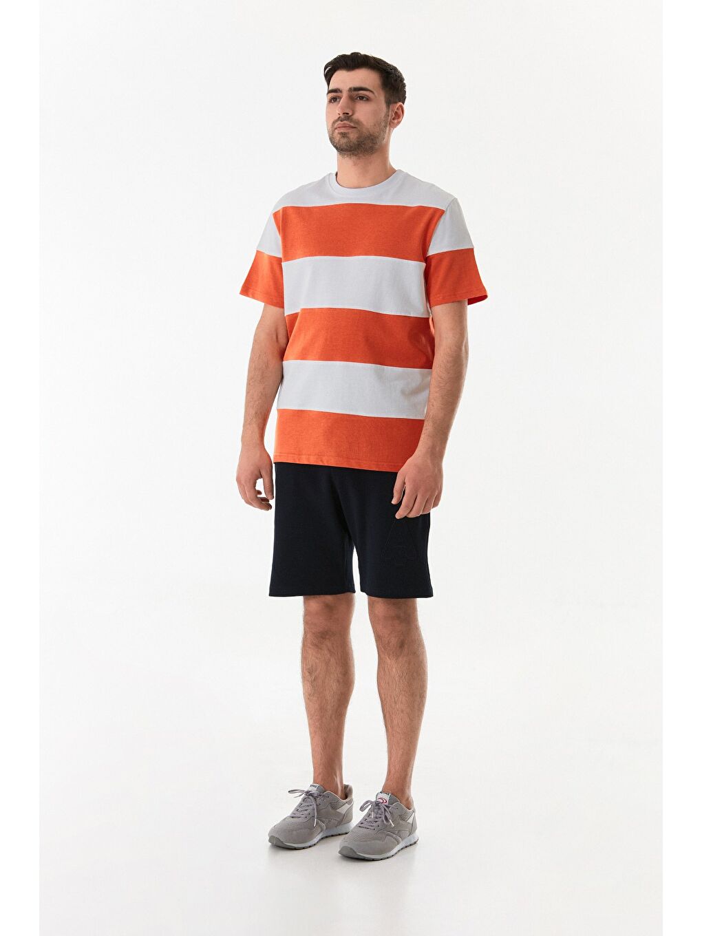 Turuncu Şeritli Bisiklet Yaka Oversize Tişört-1