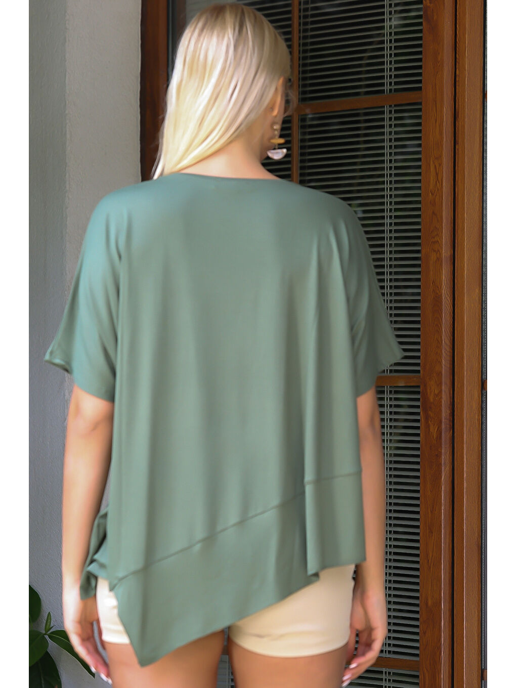 Kamuflaj Yeşili Yuvarlak Yaka Yarasa Kol Örme Asimetrik Bluz-1