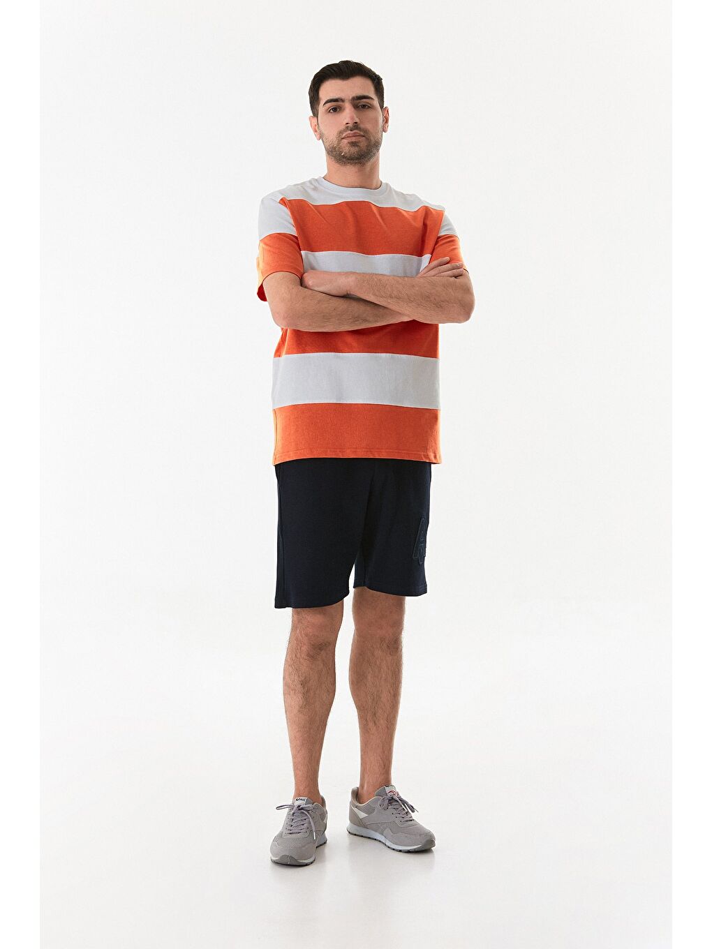 Turuncu Şeritli Bisiklet Yaka Oversize Tişört-3