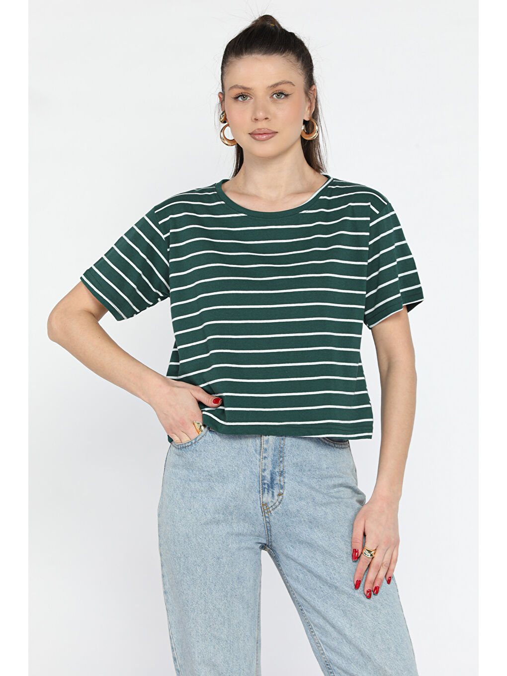 Yeşil Bisiklet Yaka Çizgili Kadın Tişört