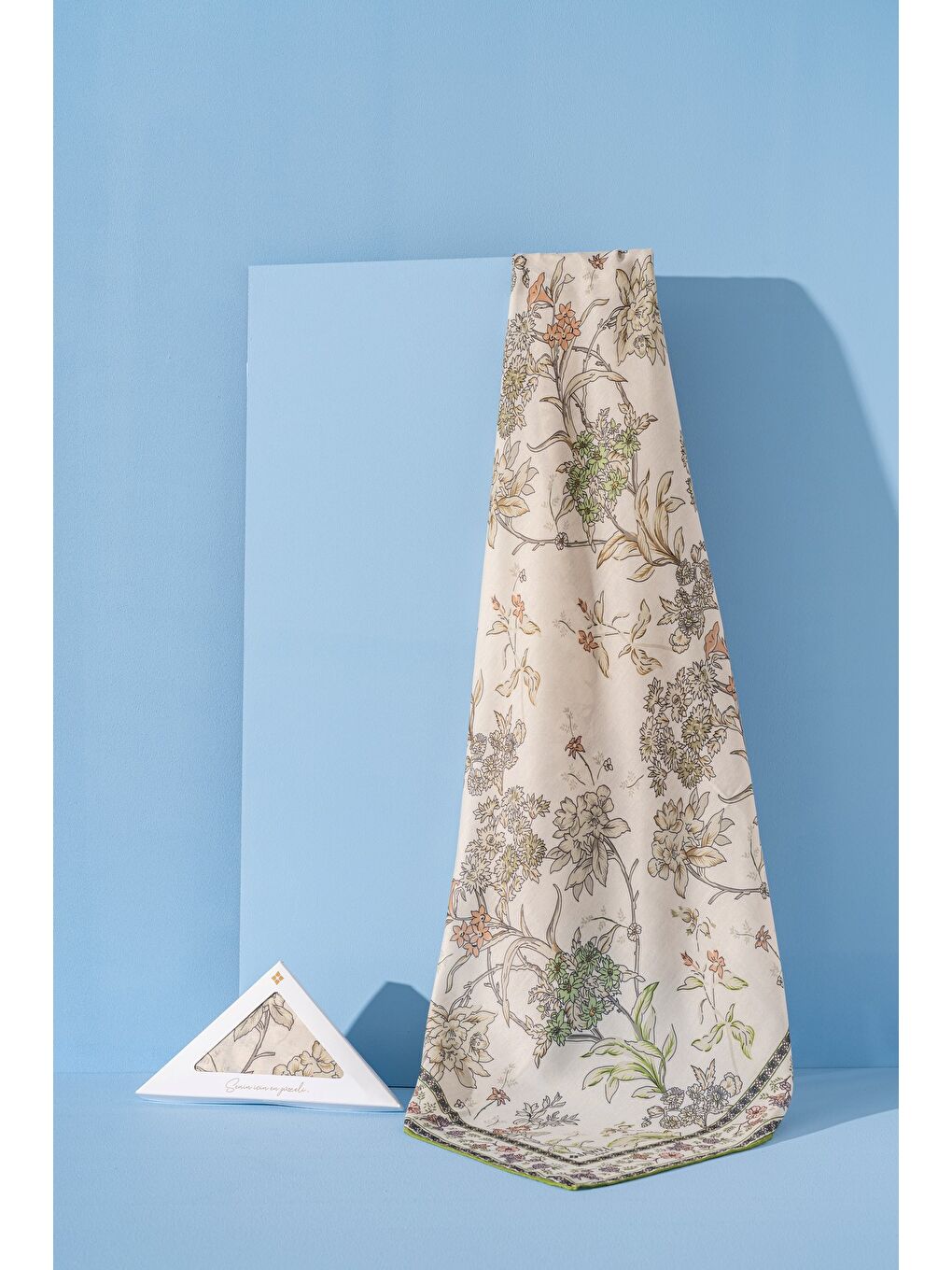 Yeşil Kadın Spring Soft Limira Eşarp