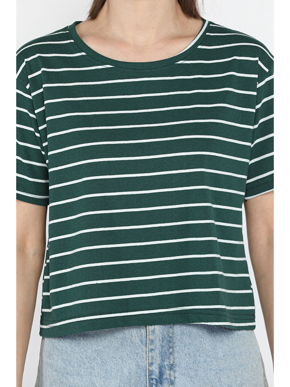 Yeşil Bisiklet Yaka Çizgili Kadın Tişört-2