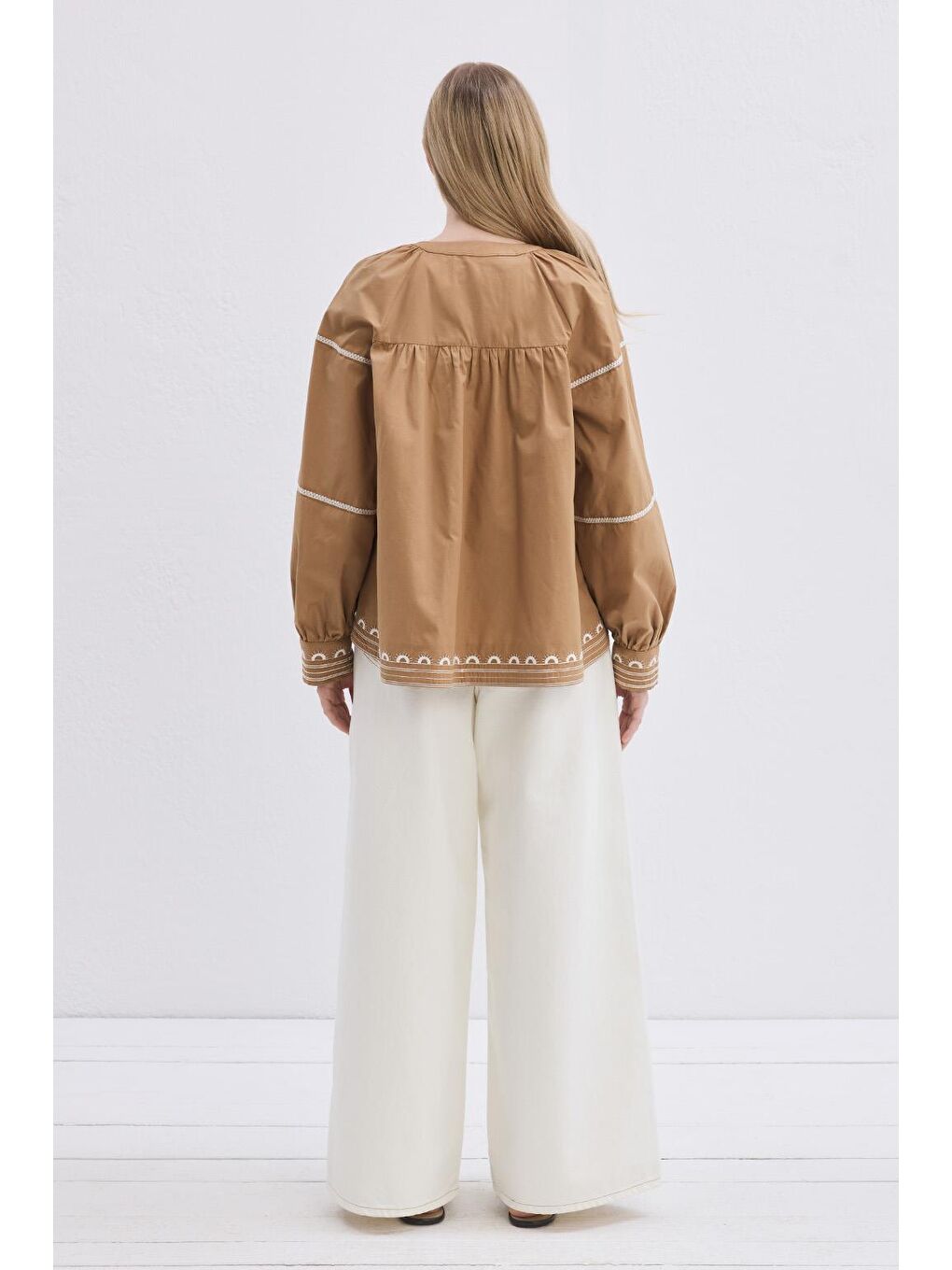 Kahverengi Lova Nakışlı Bağlamalı Ceket Camel-3