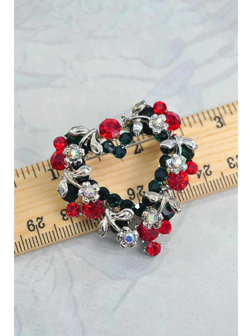 Gri Yılbaşı Gümüş Kaplama Kristal Taşlı Kalp Broş-3