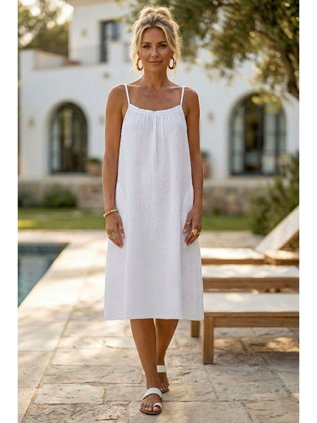 Beyaz Askılı Gizli Cepli Ayarlanabilir Askılı Casual Müslin Dokuma Elbise 105 55