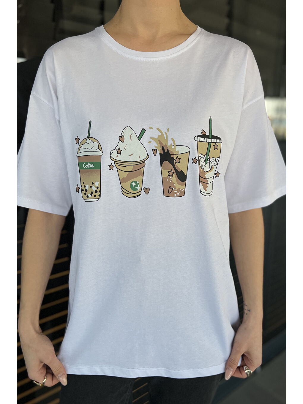 Beyaz Bisiklet Yaka Ön Baskılı Kadın Tişört-3