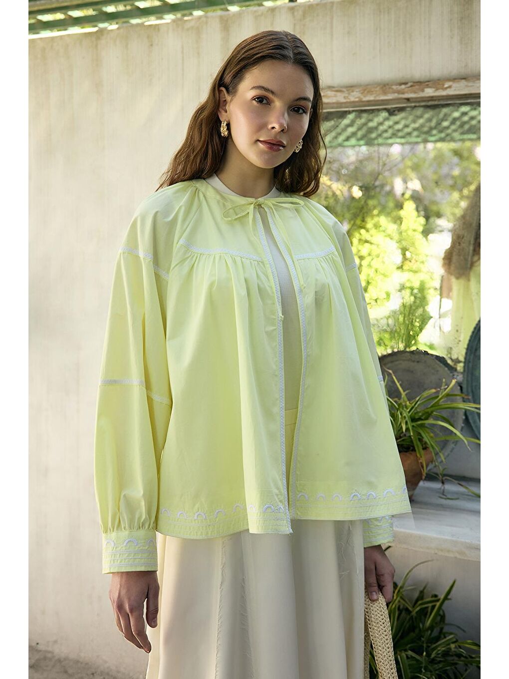 Lova Nakışlı Bağlamalı Ceket Limon Sarısı