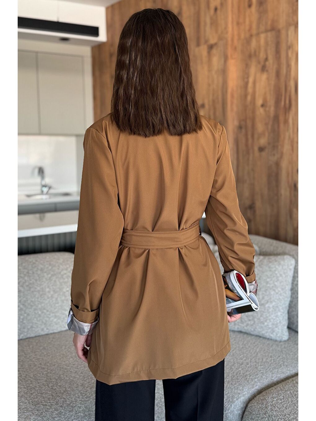 Kahverengi Kadın Ön Düğmeli Bel Kuşaklı Trençkot-3