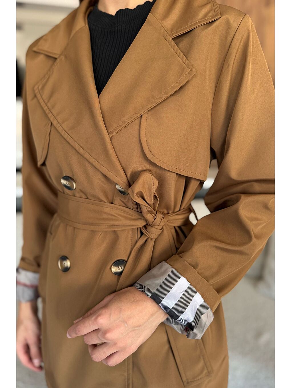 Kahverengi Kadın Ön Düğmeli Bel Kuşaklı Trençkot-4