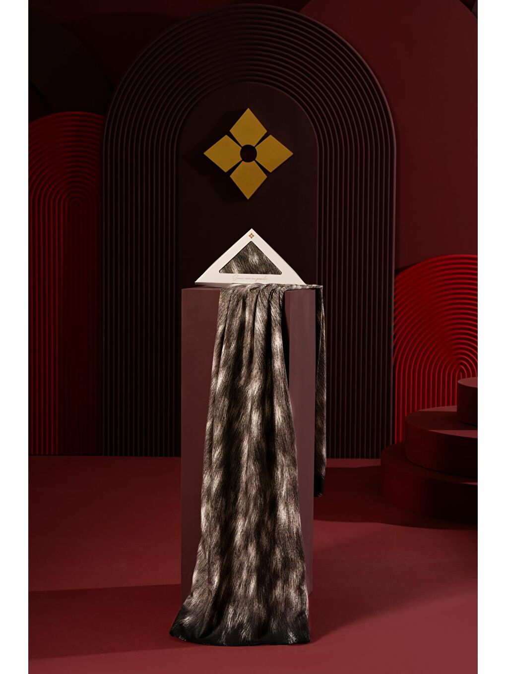 Siyah Kadın Ceylan Desen Soft Şal