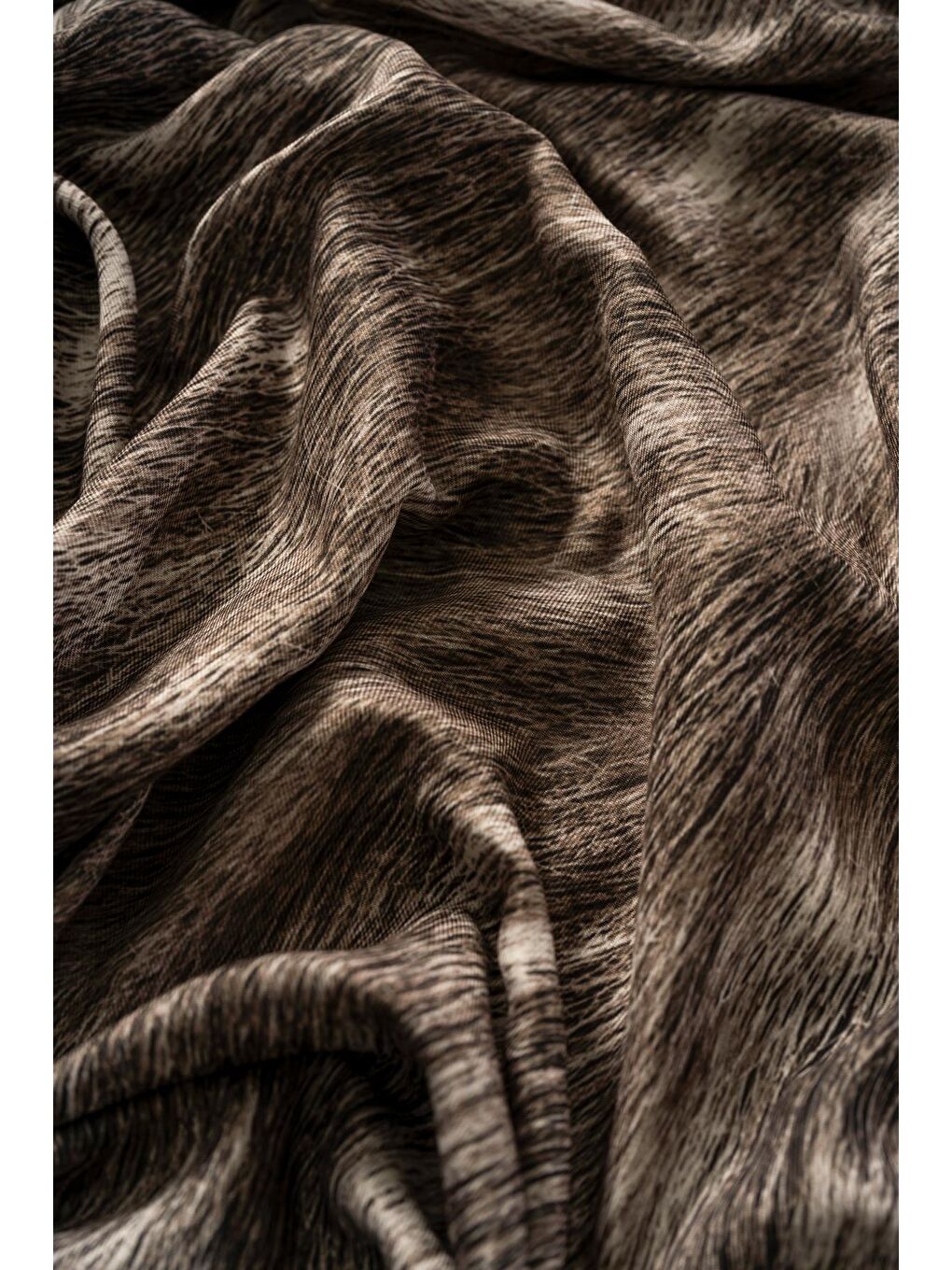 Siyah Kadın Ceylan Desen Soft Şal-3