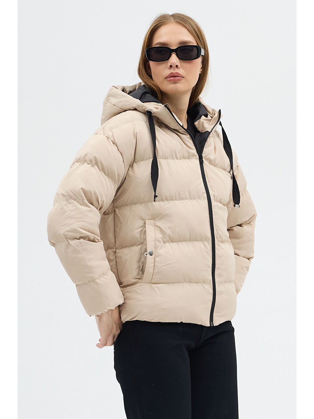 Ekru Kadın Krem Çift Cepli Fermuarlı Su İtici Kumaş Normal Kesim Dolumlu Şişme Mont-3