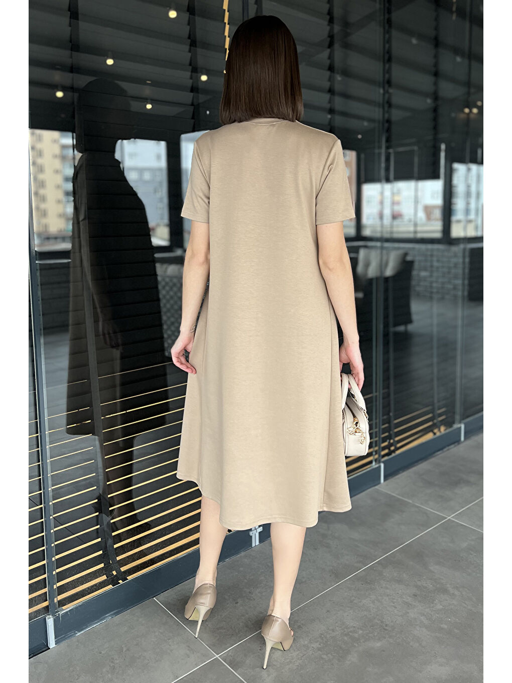 Bej Bisiklet Yaka Taş Detaylı Cepli Kadın Kısa Kol Elbise-2