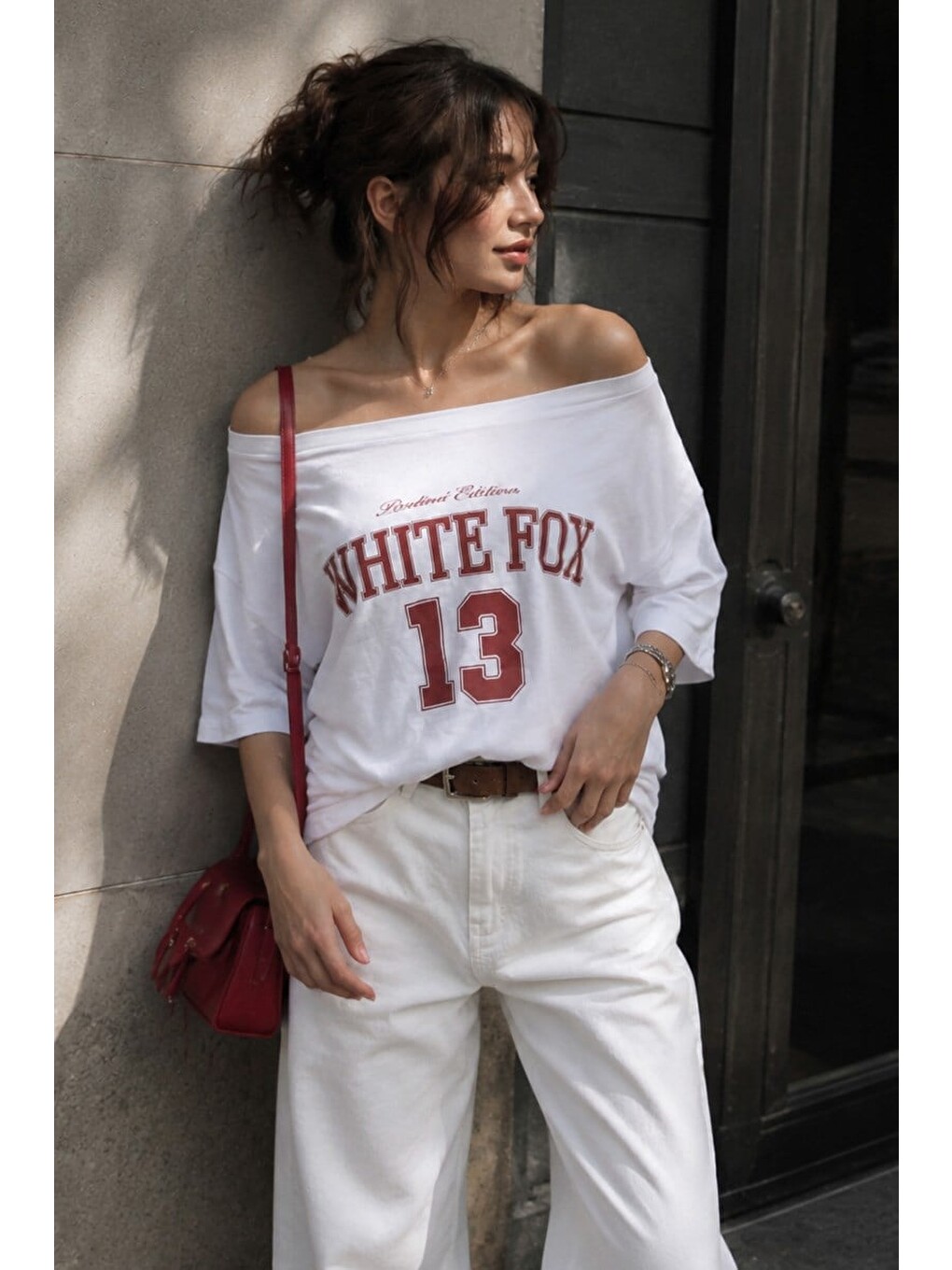 Beyaz Kayık Yaka Oversize Baskılı Tişört Mg2824