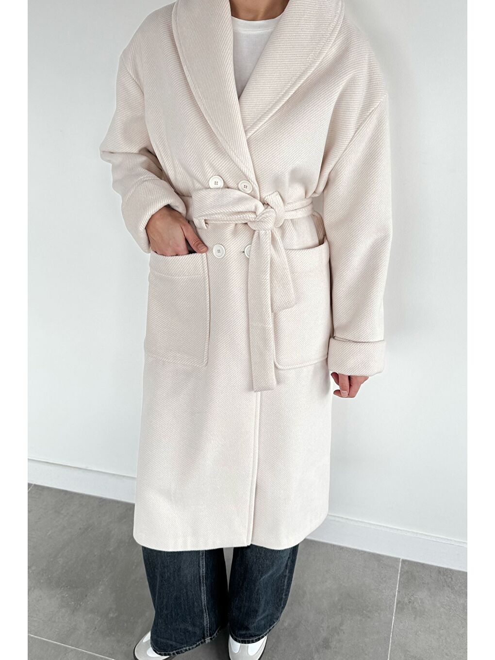 Ekru Kadın Çift Cepli Bel Kuşaklı Astarlı Çizgi Desenli Kaşe Kaban-1