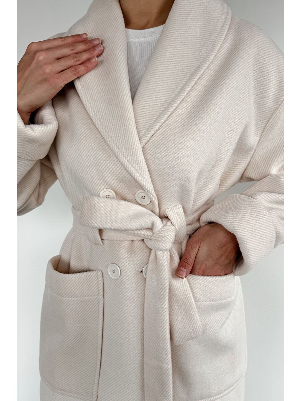 Ekru Kadın Çift Cepli Bel Kuşaklı Astarlı Çizgi Desenli Kaşe Kaban-2