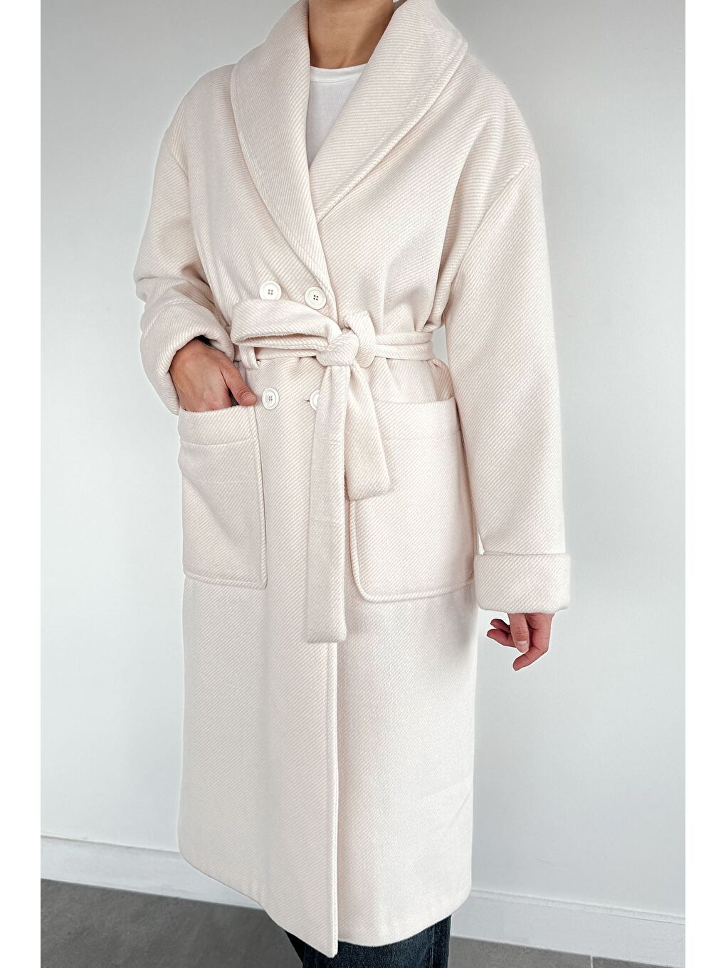 Ekru Kadın Çift Cepli Bel Kuşaklı Astarlı Çizgi Desenli Kaşe Kaban-3