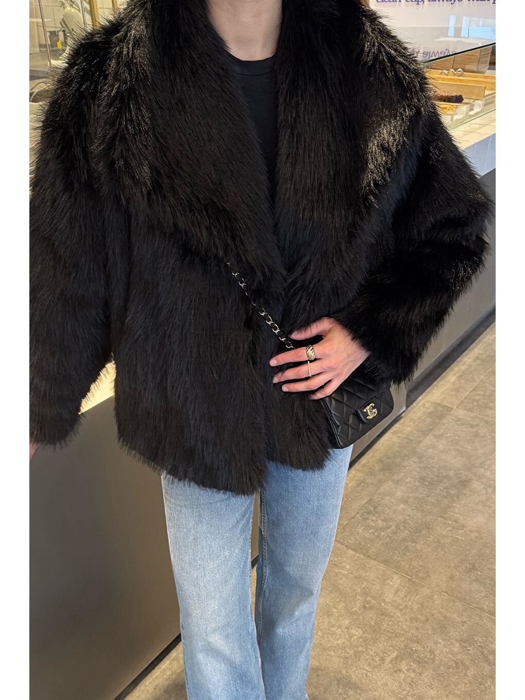 Siyah Kadın Astarlı Kürklü Kısa Mont-3