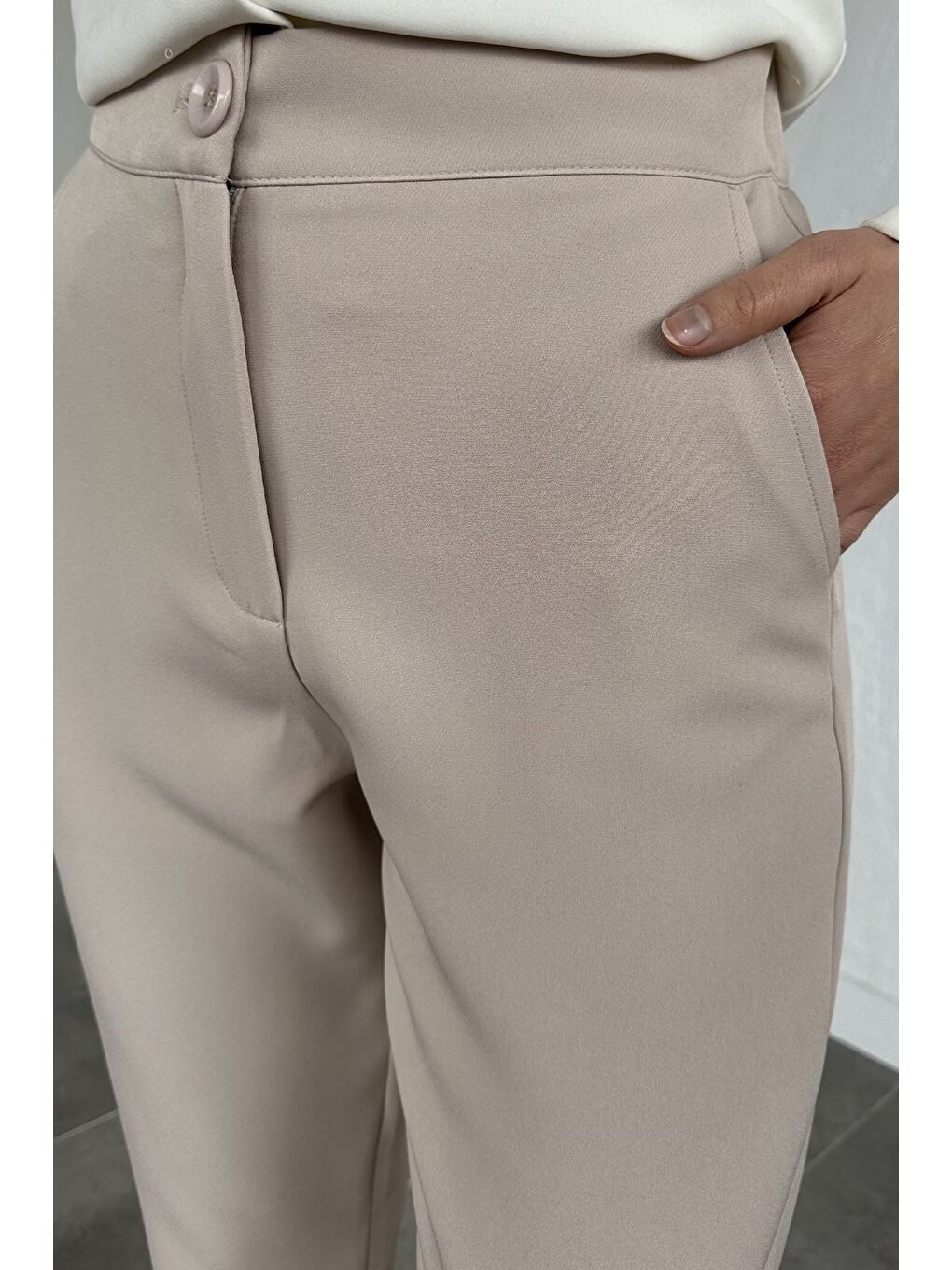 Bej Puane Bel Lastikli Yüksek Bel Tesettür Kumaş Pantolon-6