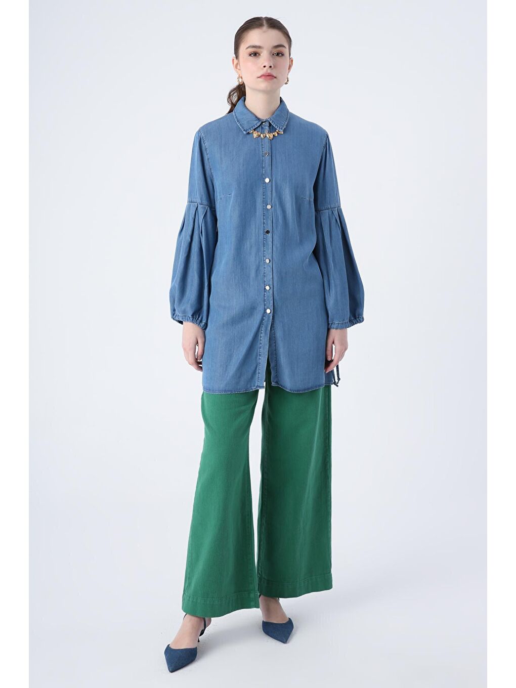 Orta Mavi Kolları Pileli Büzgü Detaylı Denim Gömlek Tunik-1