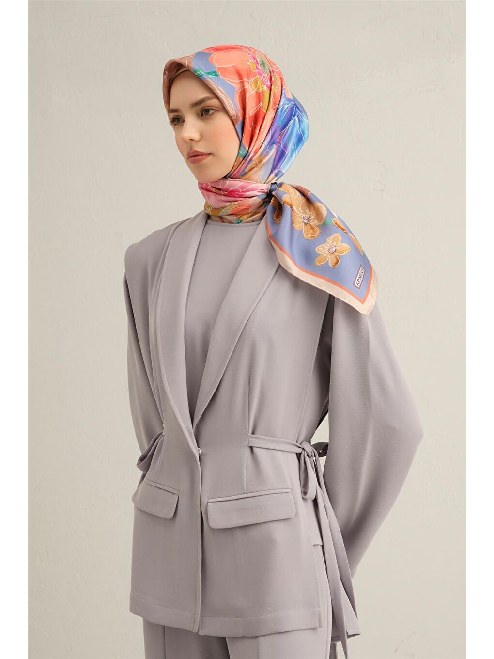 Turuncu Çiçek Desenli Saf İpek Sura Eşarp 9318 07-1