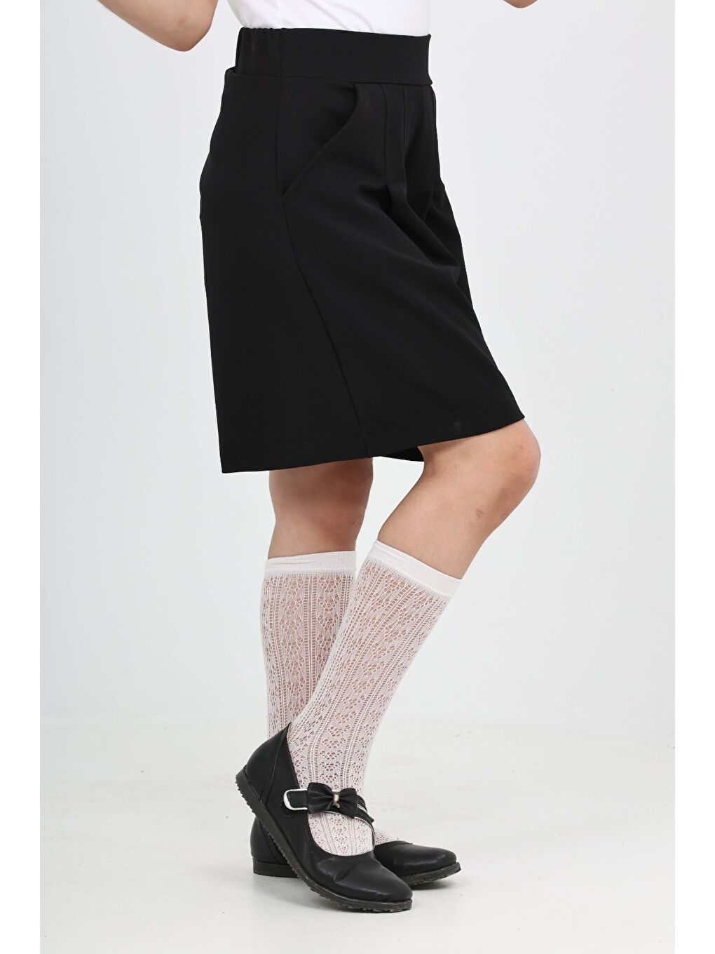 Siyah Kız Çocuk Pileli Okul Şort-1