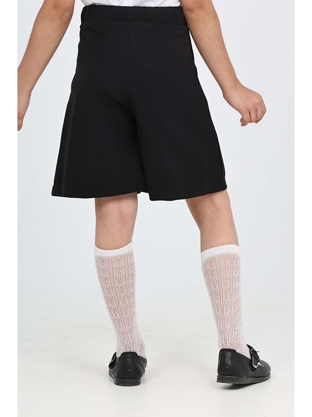 Siyah Kız Çocuk Pileli Okul Şort-3