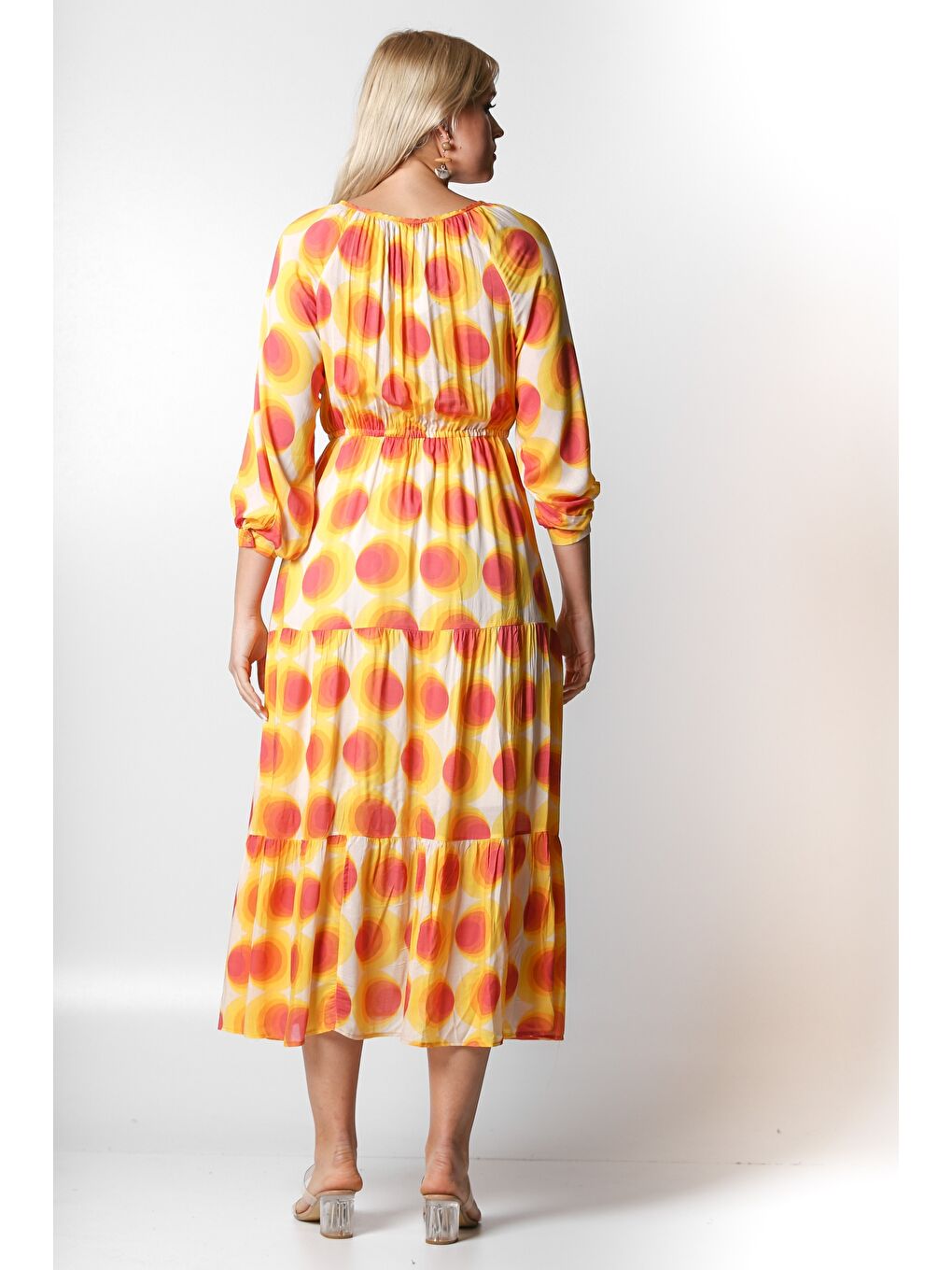 Pembe İtalyan Şeftali-Turuncu Yuvarlak Yaka 3/4 Kol Desenli Astarlı Şifon Dokuma Elbise-1