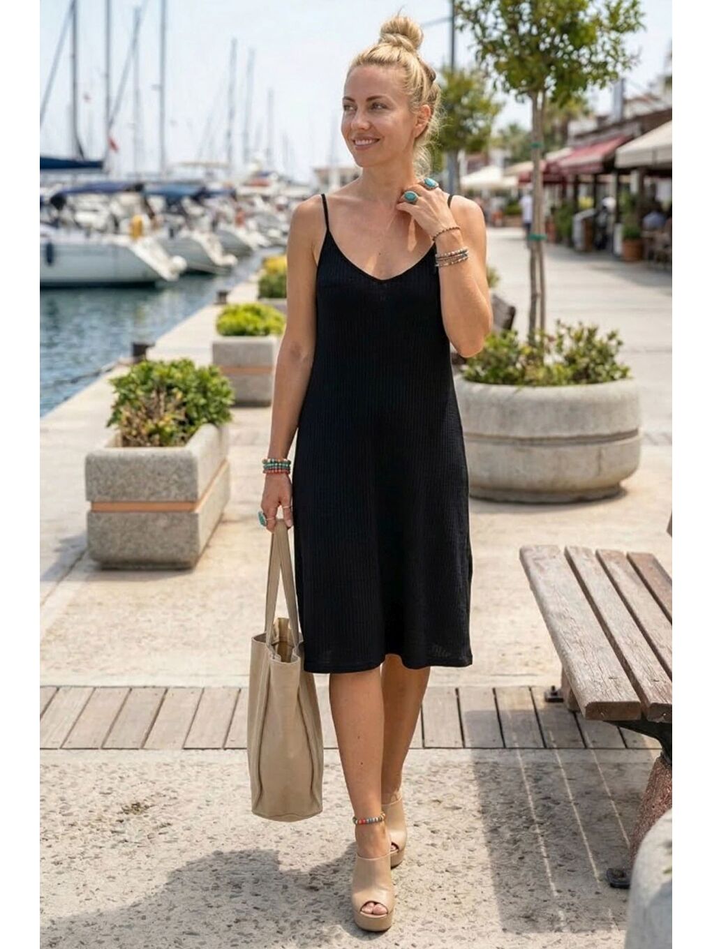 Siyah Askılı Eteği Fırfırlı Ayarlanabilir Askılı Casual Müslin Dokuma Elbise 98 55-1