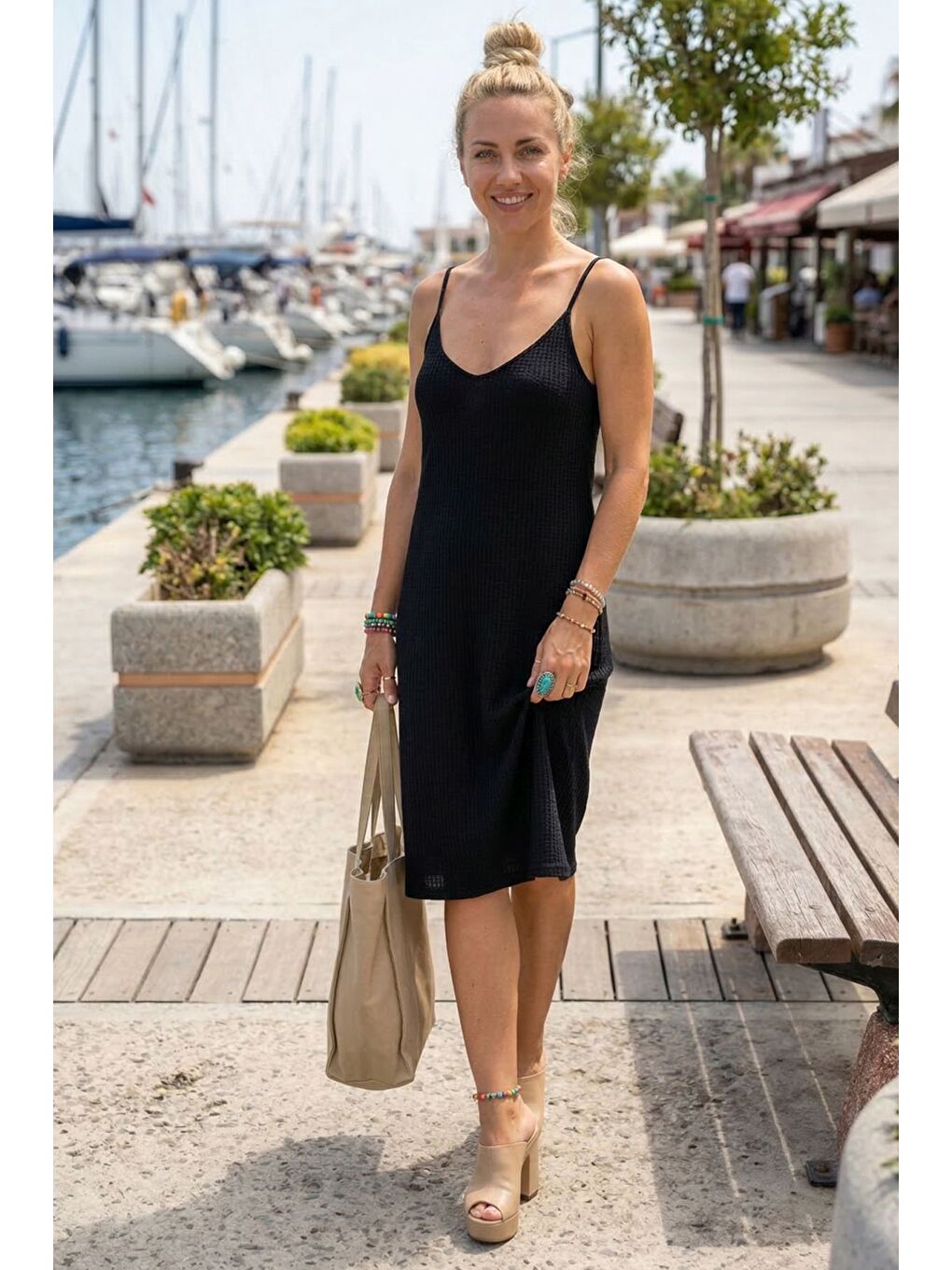 Siyah Askılı Eteği Fırfırlı Ayarlanabilir Askılı Casual Müslin Dokuma Elbise 98 55-2