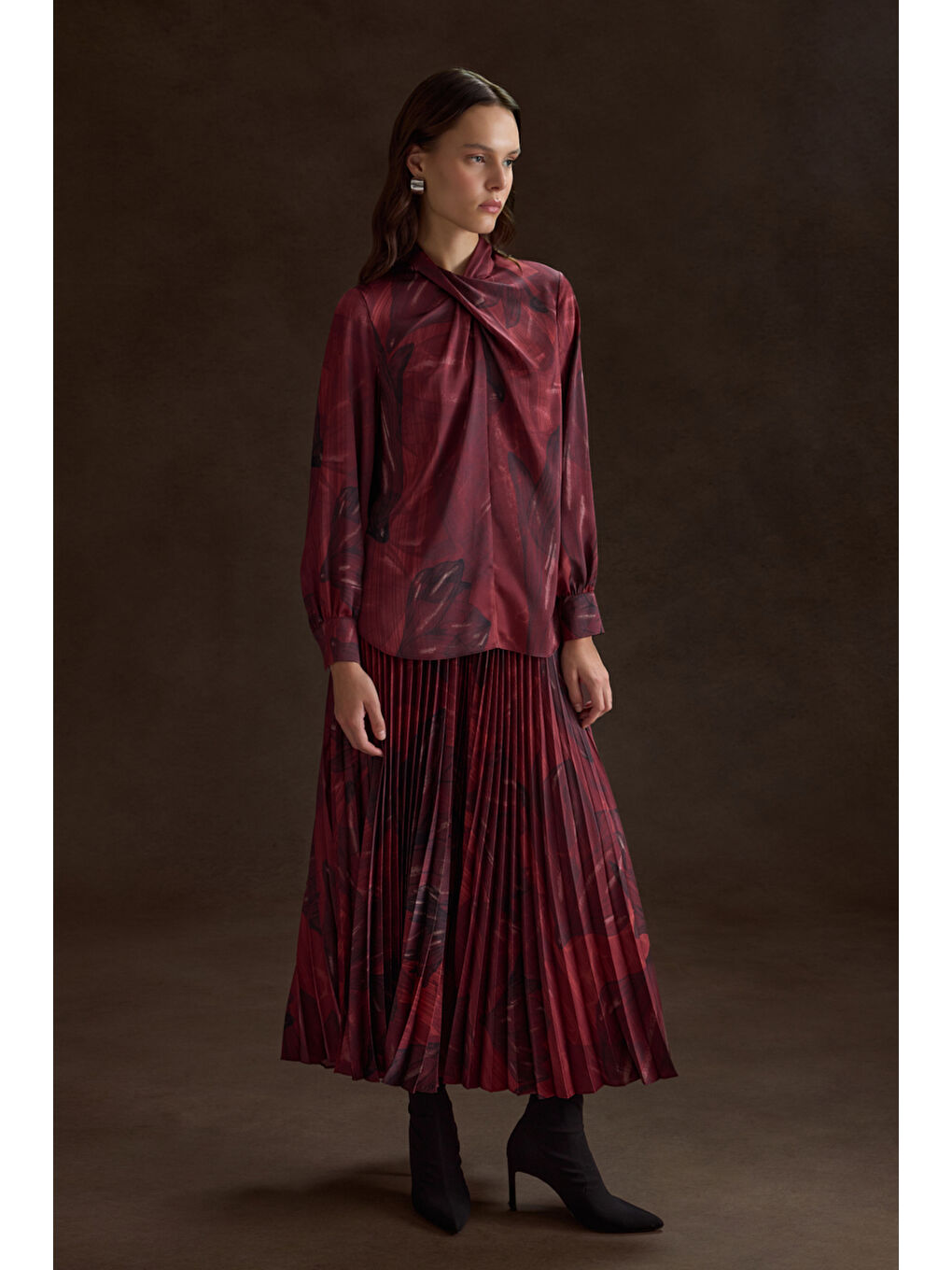 Bordo Desenli Yakası Çarpraz Kuplu Bluz-1