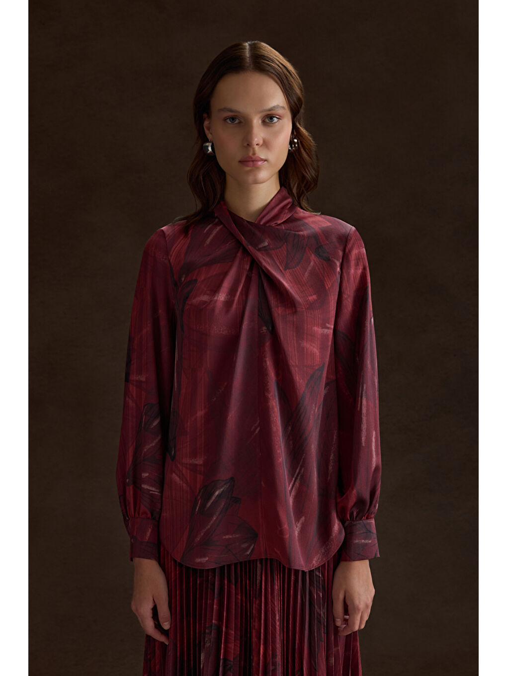 Bordo Desenli Yakası Çarpraz Kuplu Bluz-2