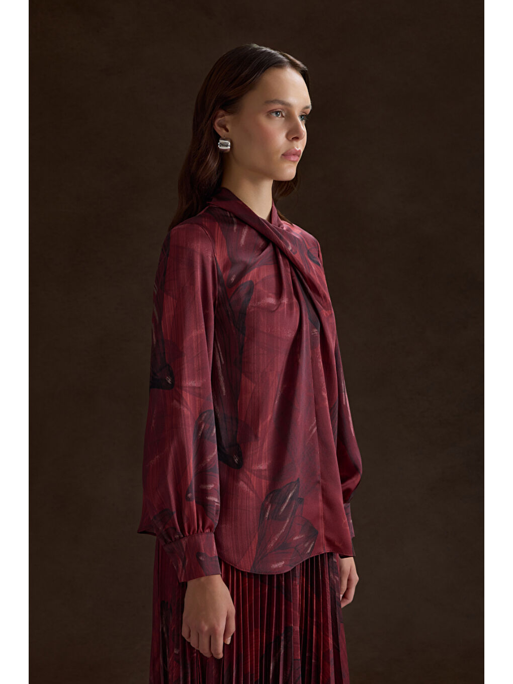 Bordo Desenli Yakası Çarpraz Kuplu Bluz-3